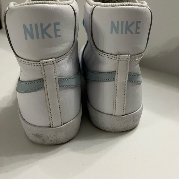 NIKE blazer high top shoes light blue swoosh with blue laces 7Y or 8.5W - Picture 5 of 7